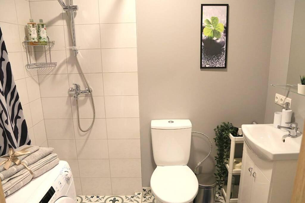 Bright Apartment,For 1-4,Near Old Town Vilnius Exterior photo